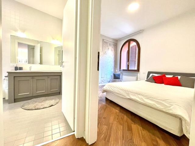 Domus Verona - Ampia Moderna Casa Su 2 Piani Nel Cuore Di Верона Экстерьер фото