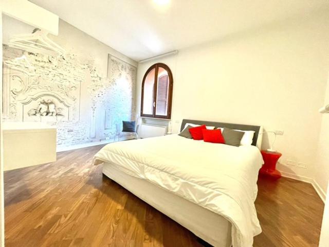 Domus Verona - Ampia Moderna Casa Su 2 Piani Nel Cuore Di Верона Экстерьер фото